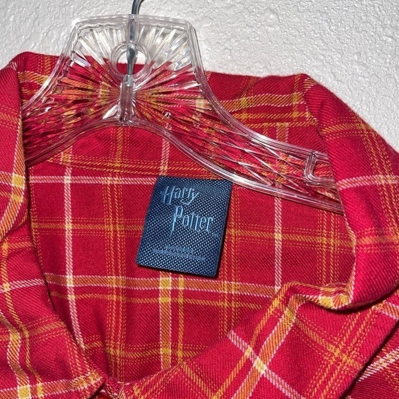 Harry Potter Gryffindor Long sleeve plaid shirt. Size (2X) - Picture 5 of 7